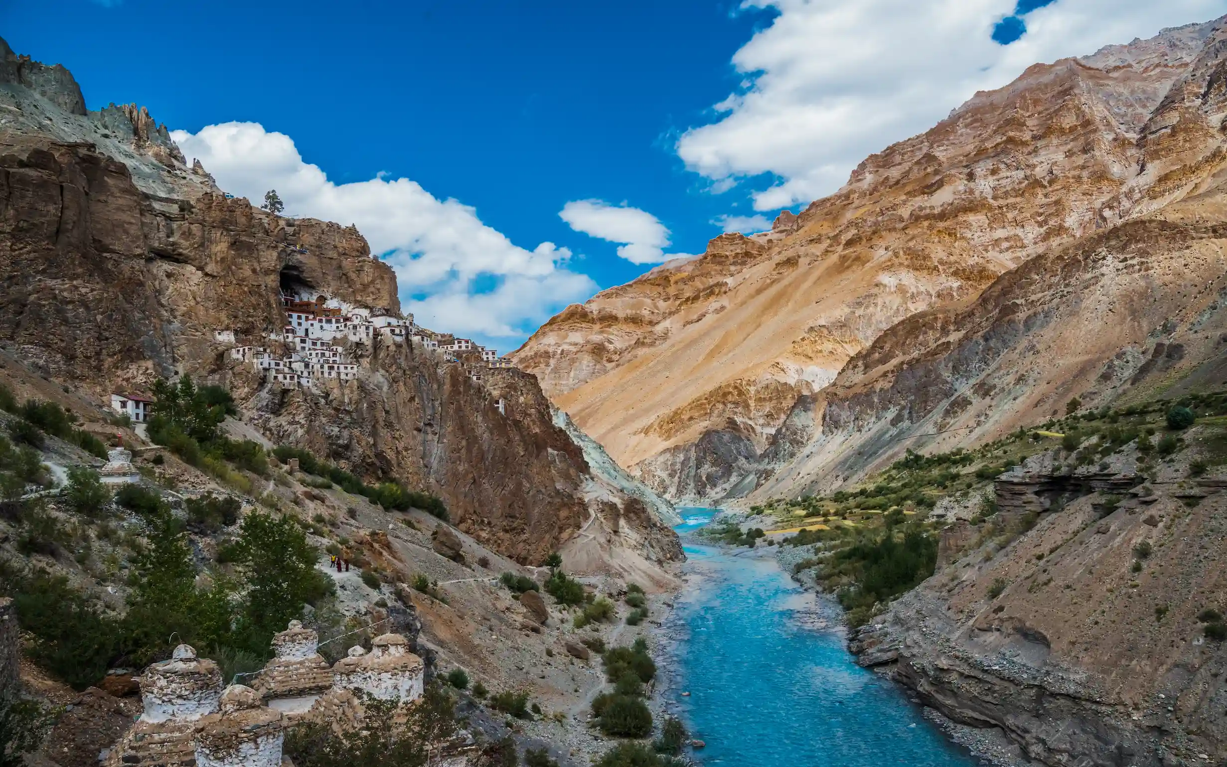 Mountaineering in ladakh with altitude adventure
